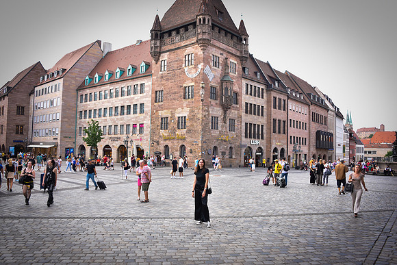 Monia in the Square