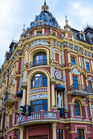 Building at #39 in Volodymyrska St. Kiev 2