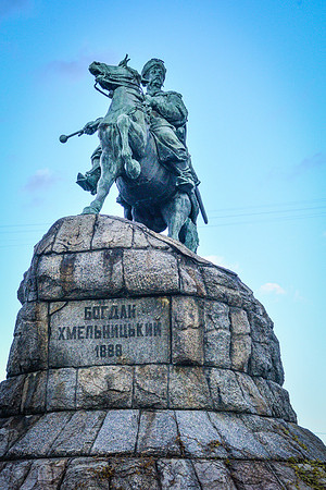 Monument to Hetman Bohdan Khmelnitsky on Sophiyska Square-2